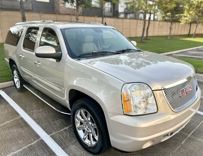 2007 GMC GMC YUKON DENALI XL AWD NAVIGATION LEATHER R-CAM BOSE ROOF 7PASS 4X4   - Photo 11 - Stafford, TX 77477