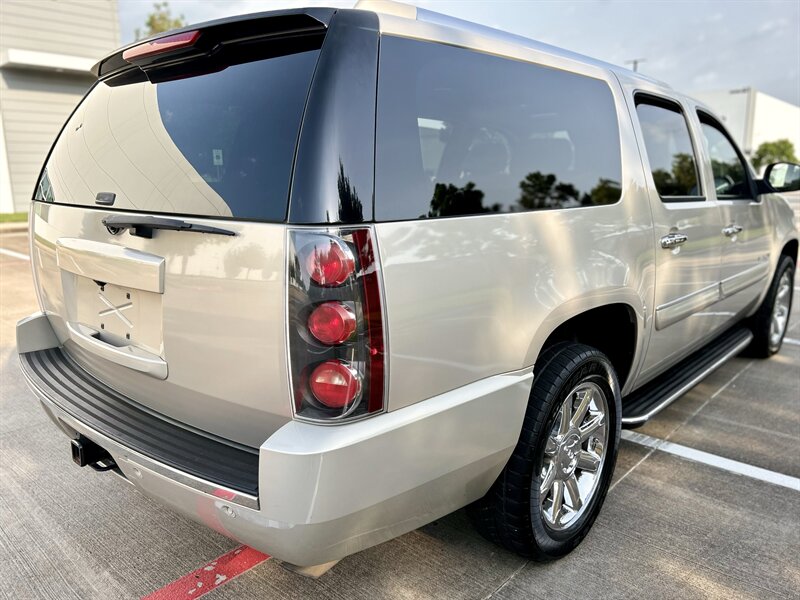 2007 GMC GMC YUKON DENALI XL AWD NAVIGATION LEATHER R-CAM BOSE ROOF 7PASS 4X4   - Photo 23 - Stafford, TX 77477