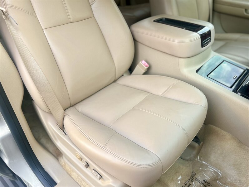 2007 GMC GMC YUKON DENALI XL AWD NAVIGATION LEATHER R-CAM BOSE ROOF 7PASS 4X4   - Photo 37 - Stafford, TX 77477