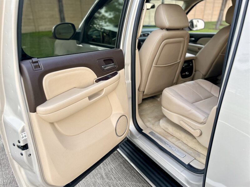 2007 GMC GMC YUKON DENALI XL AWD NAVIGATION LEATHER R-CAM BOSE ROOF 7PASS 4X4   - Photo 40 - Stafford, TX 77477