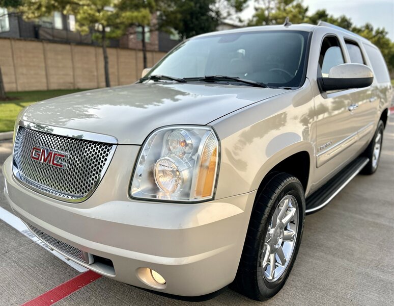 2007 GMC GMC YUKON DENALI XL AWD NAVIGATION LEATHER R-CAM BOSE ROOF 7PASS 4X4   - Photo 2 - Stafford, TX 77477