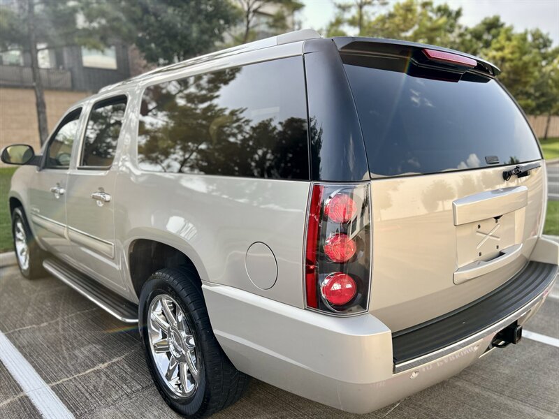 2007 GMC GMC YUKON DENALI XL AWD NAVIGATION LEATHER R-CAM BOSE ROOF 7PASS 4X4   - Photo 15 - Stafford, TX 77477
