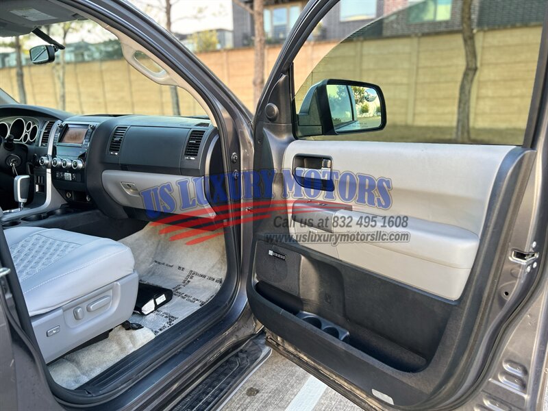 2011 Toyota TOYOTA SEQUOIA LIMITED NAVIFATION LEATHER DVD R-CAMERA YOUTUBE VIDEO   - Photo 45 - Stafford, TX 77477