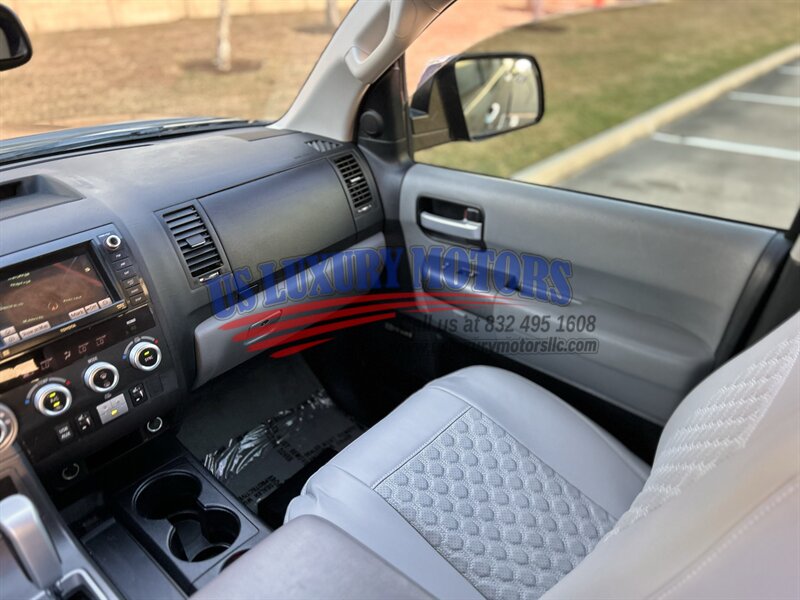 2011 Toyota TOYOTA SEQUOIA LIMITED NAVIFATION LEATHER DVD R-CAMERA YOUTUBE VIDEO   - Photo 44 - Stafford, TX 77477