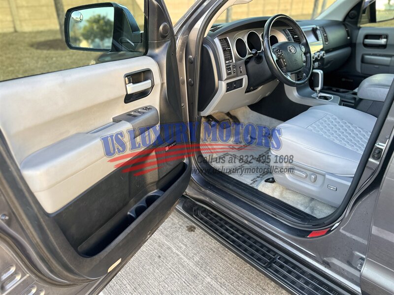 2011 Toyota TOYOTA SEQUOIA LIMITED NAVIFATION LEATHER DVD R-CAMERA YOUTUBE VIDEO   - Photo 40 - Stafford, TX 77477