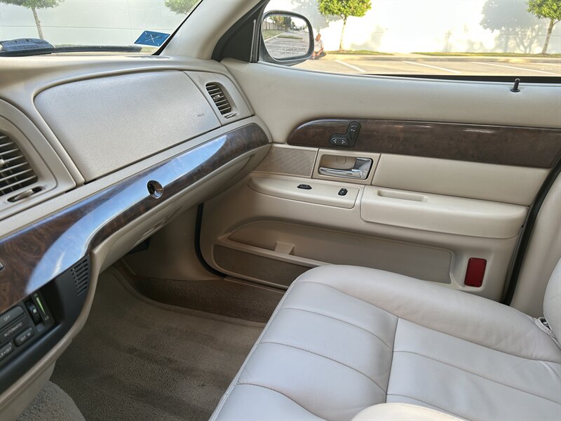 2008 Mercury MERCURY GRAND MARQUIS LS LEATHER WOOD CRUISE CONTROL 88K LOW MILES   - Photo 38 - Stafford, TX 77477