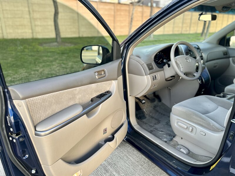 2006 Toyota TOYOTA SIENNA LE LOW 17K  MILES YOUTUBE VIDEO CALL 832 495 1608   - Photo 38 - Stafford, TX 77477