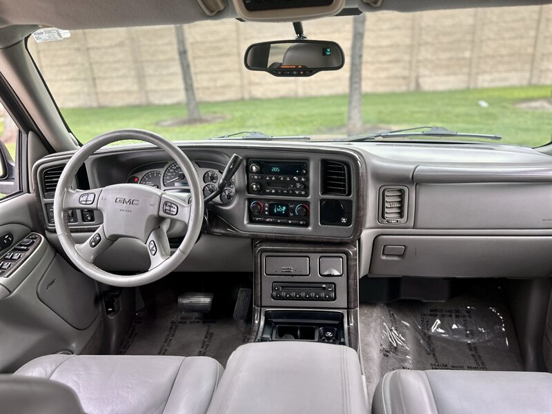 2005 GMC GMC YUKON DENALI AWD LEATHER 6.0L V8 335 hp SUNROOF YOUTUBE VIDEO   - Photo 52 - Stafford, TX 77477