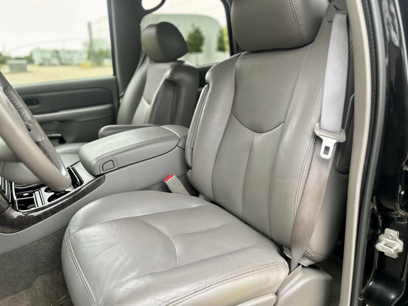 2005 GMC GMC YUKON DENALI AWD LEATHER 6.0L V8 335 hp SUNROOF YOUTUBE VIDEO   - Photo 46 - Stafford, TX 77477