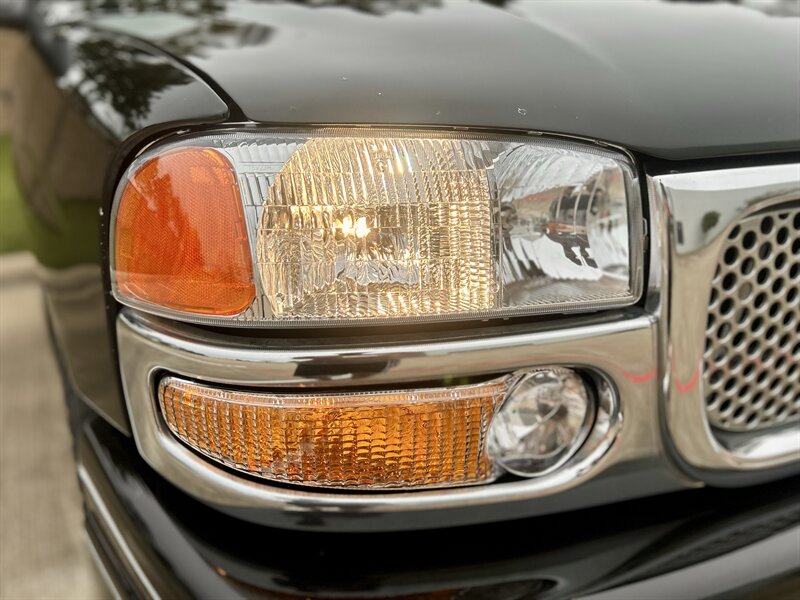 2005 GMC GMC YUKON DENALI AWD LEATHER 6.0L V8 335 hp SUNROOF YOUTUBE VIDEO   - Photo 31 - Stafford, TX 77477