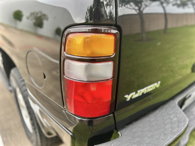 2005 GMC GMC YUKON DENALI AWD LEATHER 6.0L V8 335 hp SUNROOF YOUTUBE VIDEO   - Photo 34 - Stafford, TX 77477