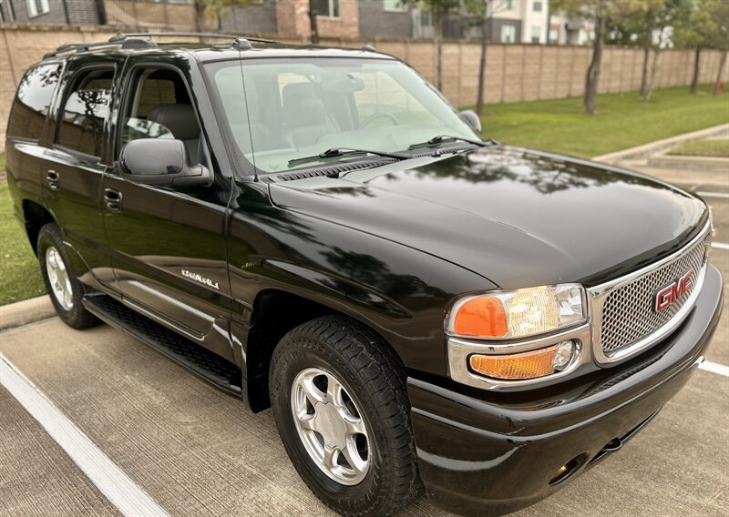 2005 GMC GMC YUKON DENALI AWD LEATHER 6.0L V8 335 hp SUNROOF YOUTUBE VIDEO   - Photo 8 - Stafford, TX 77477