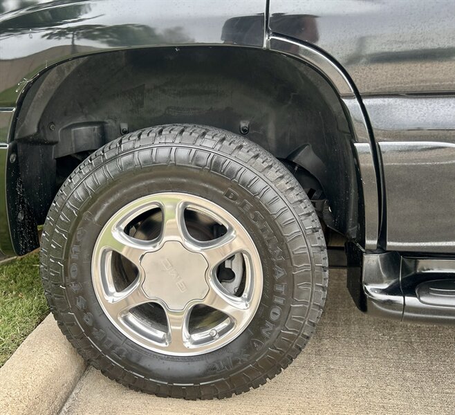 2005 GMC GMC YUKON DENALI AWD LEATHER 6.0L V8 335 hp SUNROOF YOUTUBE VIDEO   - Photo 85 - Stafford, TX 77477