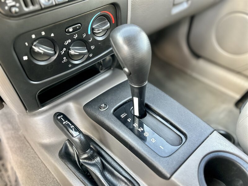 2004 Jeep JEEP LIBERTY SPORT 4X4 TRAIL RATED 3.7L V6 LTHR 4X4 YOUTUBE VIDEO   - Photo 55 - Stafford, TX 77477