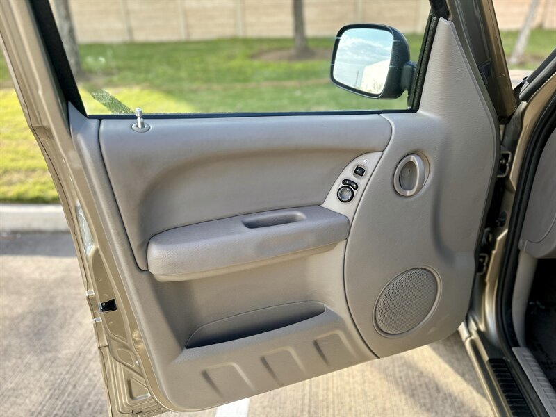 2004 Jeep JEEP LIBERTY SPORT 4X4 TRAIL RATED 3.7L V6 LTHR 4X4 YOUTUBE VIDEO   - Photo 42 - Stafford, TX 77477