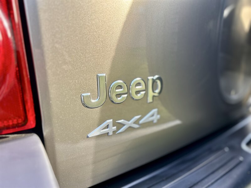 2004 Jeep JEEP LIBERTY SPORT 4X4 TRAIL RATED 3.7L V6 LTHR 4X4 YOUTUBE VIDEO   - Photo 31 - Stafford, TX 77477
