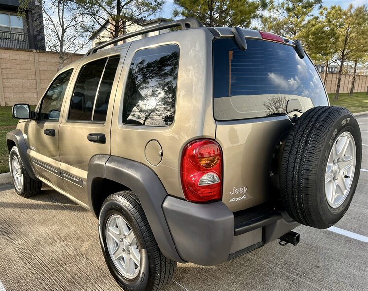 2004 Jeep JEEP LIBERTY SPORT 4X4 TRAIL RATED 3.7L V6 LTHR 4X4 YOUTUBE VIDEO   - Photo 17 - Stafford, TX 77477