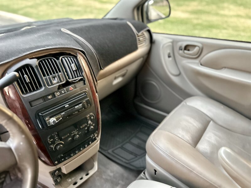 2003 Chrysler CHRYSLER TOWN & COUNTRY LXi LEATHER AUTOMATIC COLD AC FRESH TRADE   - Photo 14 - Stafford, TX 77477