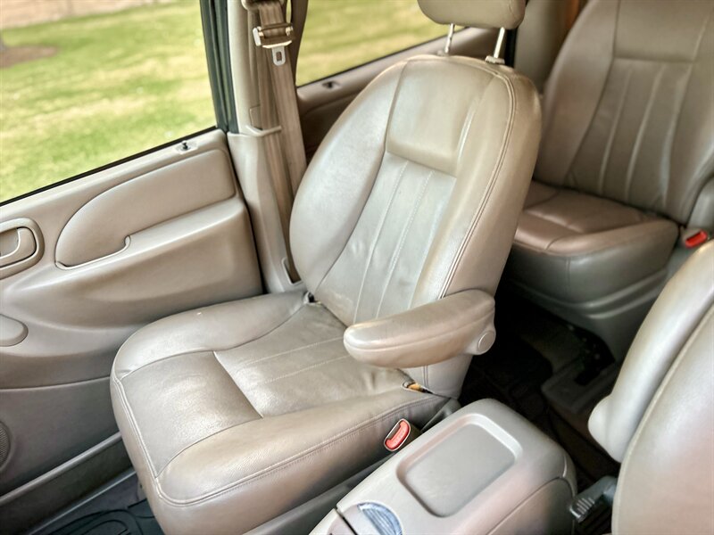 2003 Chrysler CHRYSLER TOWN & COUNTRY LXi LEATHER AUTOMATIC COLD AC FRESH TRADE   - Photo 19 - Stafford, TX 77477