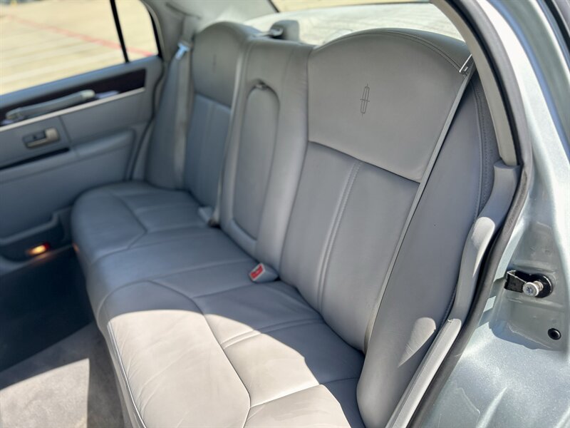 2007 Lincoln LINCOL TOWN CAR SIGNATURE LIMITED LTHR WOOD STEERING YOUTUBE VIDEO   - Photo 44 - Stafford, TX 77477