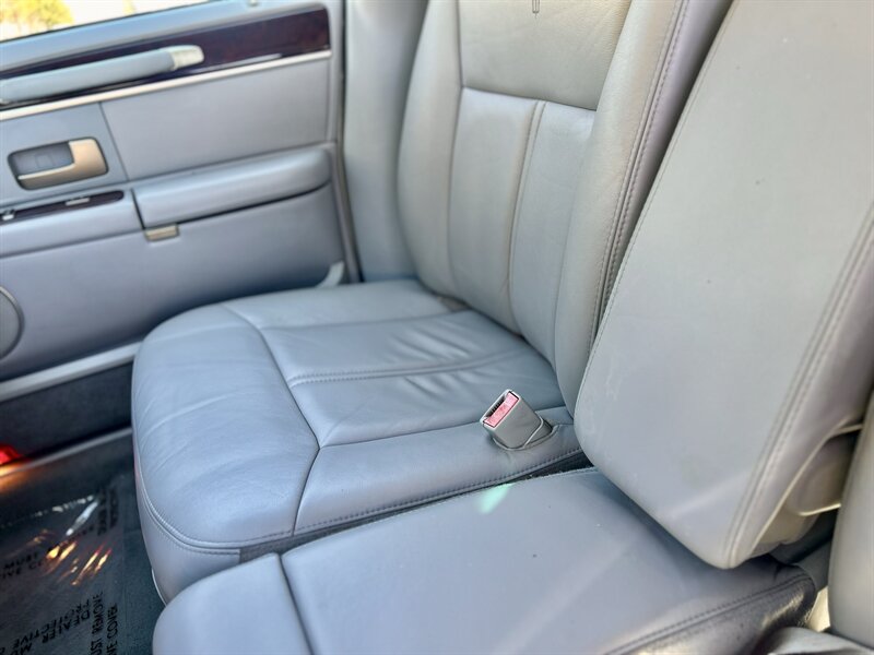 2007 Lincoln LINCOL TOWN CAR SIGNATURE LIMITED LTHR WOOD STEERING YOUTUBE VIDEO   - Photo 42 - Stafford, TX 77477