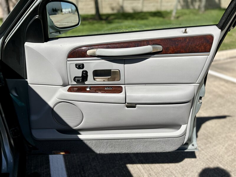 2007 Lincoln LINCOL TOWN CAR SIGNATURE LIMITED LTHR WOOD STEERING YOUTUBE VIDEO   - Photo 48 - Stafford, TX 77477