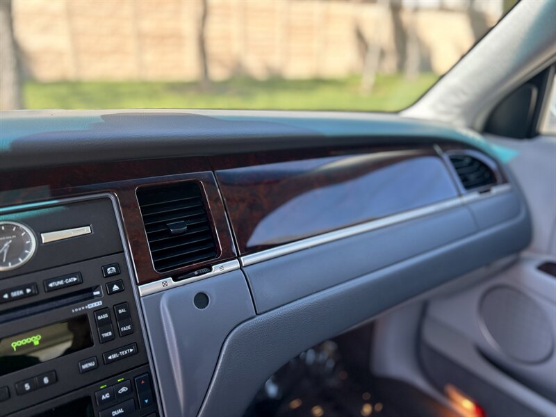 2007 Lincoln LINCOL TOWN CAR SIGNATURE LIMITED LTHR WOOD STEERING YOUTUBE VIDEO   - Photo 34 - Stafford, TX 77477