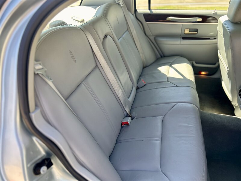 2007 Lincoln LINCOL TOWN CAR SIGNATURE LIMITED LTHR WOOD STEERING YOUTUBE VIDEO   - Photo 46 - Stafford, TX 77477
