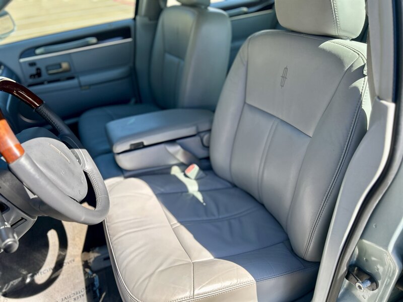 2007 Lincoln LINCOL TOWN CAR SIGNATURE LIMITED LTHR WOOD STEERING YOUTUBE VIDEO   - Photo 24 - Stafford, TX 77477