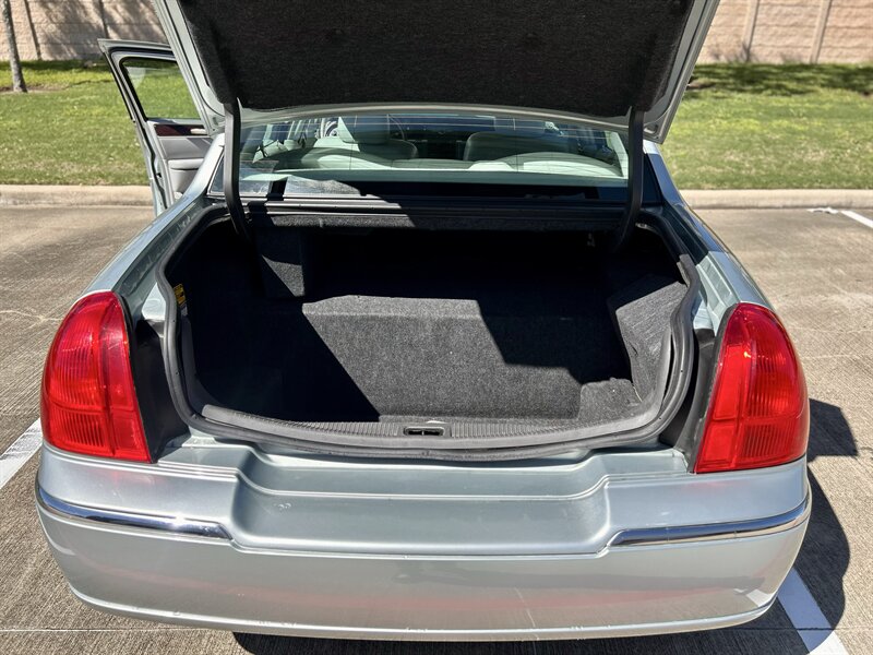 2007 Lincoln LINCOL TOWN CAR SIGNATURE LIMITED LTHR WOOD STEERING YOUTUBE VIDEO   - Photo 15 - Stafford, TX 77477