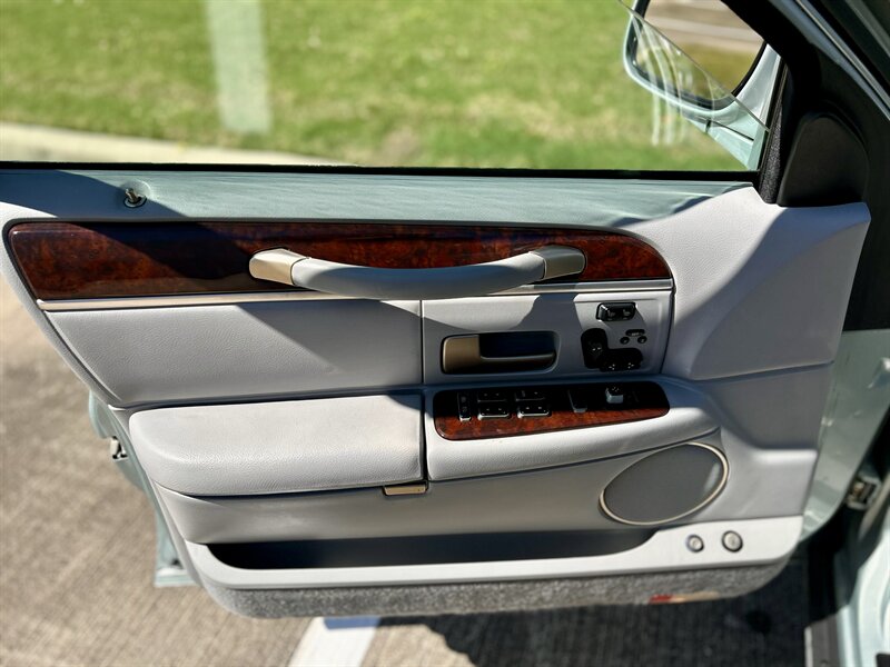 2007 Lincoln LINCOL TOWN CAR SIGNATURE LIMITED LTHR WOOD STEERING YOUTUBE VIDEO   - Photo 22 - Stafford, TX 77477