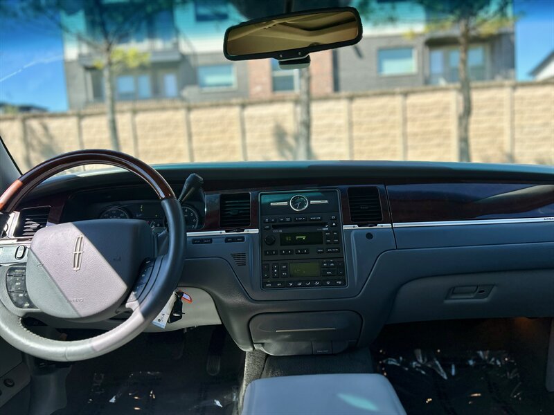 2007 Lincoln LINCOL TOWN CAR SIGNATURE LIMITED LTHR WOOD STEERING YOUTUBE VIDEO   - Photo 26 - Stafford, TX 77477