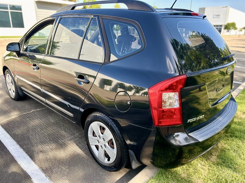 2009 Kia KIA RONDA LX 1 OWNER 7 PASSENGER MINI VAN 34 SERVICE RECORDS   - Photo 16 - Stafford, TX 77477