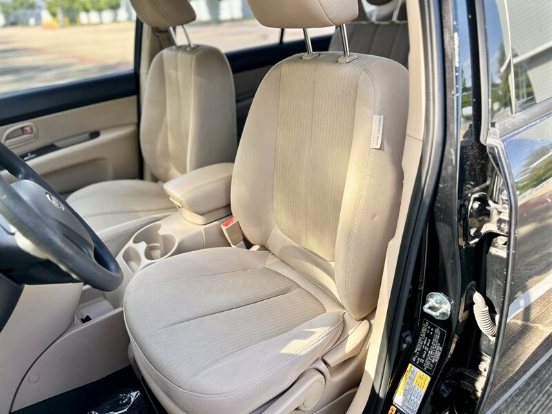 2009 Kia KIA RONDA LX 1 OWNER 7 PASSENGER MINI VAN 34 SERVICE RECORDS   - Photo 20 - Stafford, TX 77477