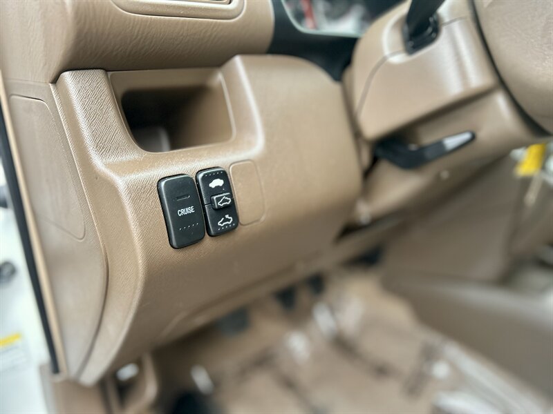 2002 Honda HONDA CRV EX AWD 5- SPEED MANUAL  TRANS ALL WHEEL DRIVE YOUTUBE VIDE0   - Photo 33 - Stafford, TX 77477