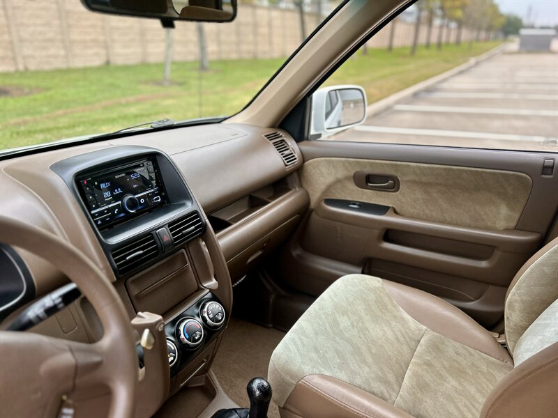 2002 Honda HONDA CRV EX AWD 5- SPEED MANUAL  TRANS ALL WHEEL DRIVE YOUTUBE VIDE0   - Photo 35 - Stafford, TX 77477