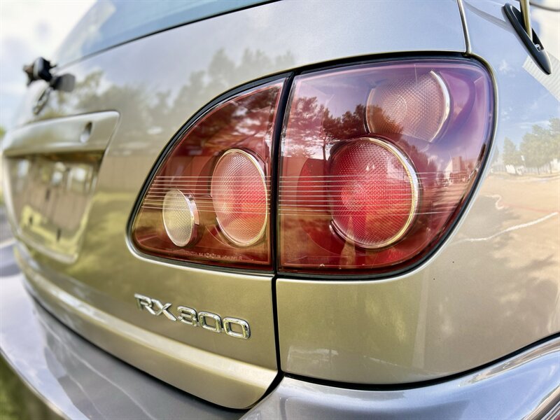 2000 Lexus LEXUS RX 300 LEATHER FULLY SERVICED YOUTUBE VIDEO   - Photo 32 - Stafford, TX 77477