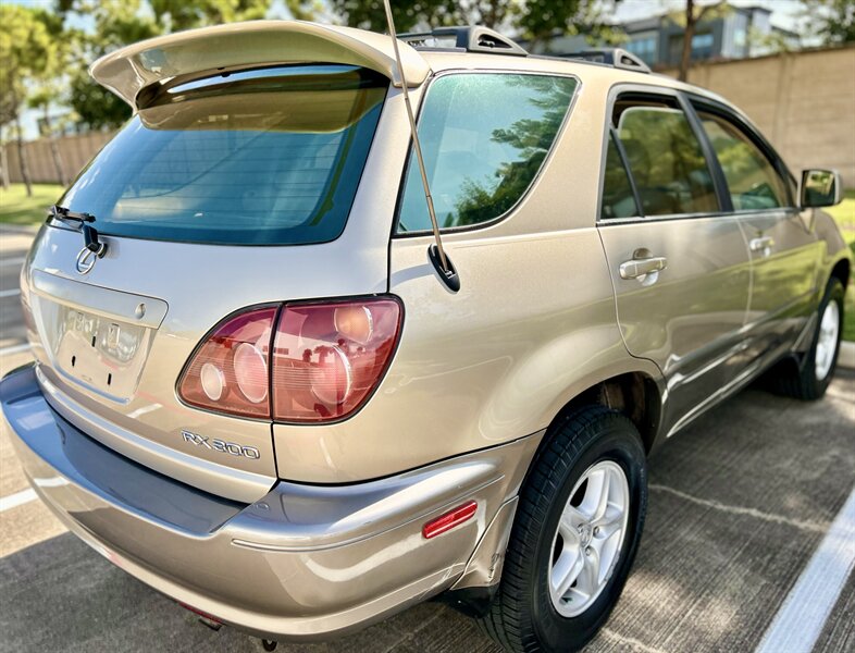 2000 Lexus LEXUS RX 300 LEATHER FULLY SERVICED YOUTUBE VIDEO   - Photo 27 - Stafford, TX 77477