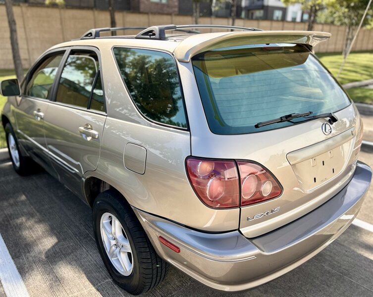 2000 Lexus LEXUS RX 300 LEATHER FULLY SERVICED YOUTUBE VIDEO   - Photo 24 - Stafford, TX 77477