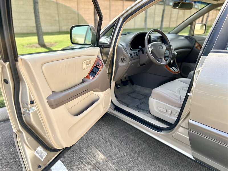 2000 Lexus LEXUS RX 300 LEATHER FULLY SERVICED YOUTUBE VIDEO   - Photo 41 - Stafford, TX 77477