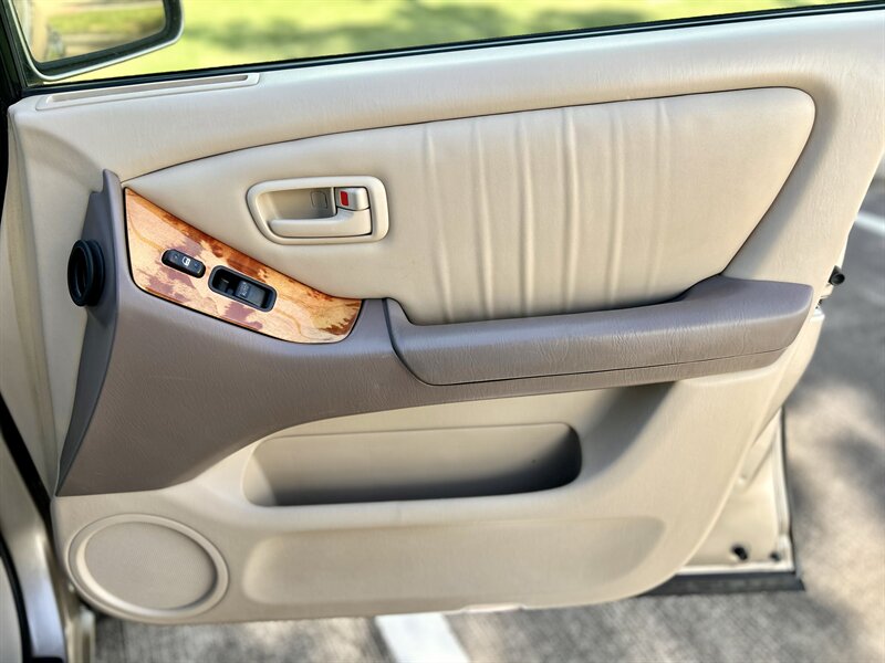 2000 Lexus LEXUS RX 300 LEATHER FULLY SERVICED YOUTUBE VIDEO   - Photo 68 - Stafford, TX 77477