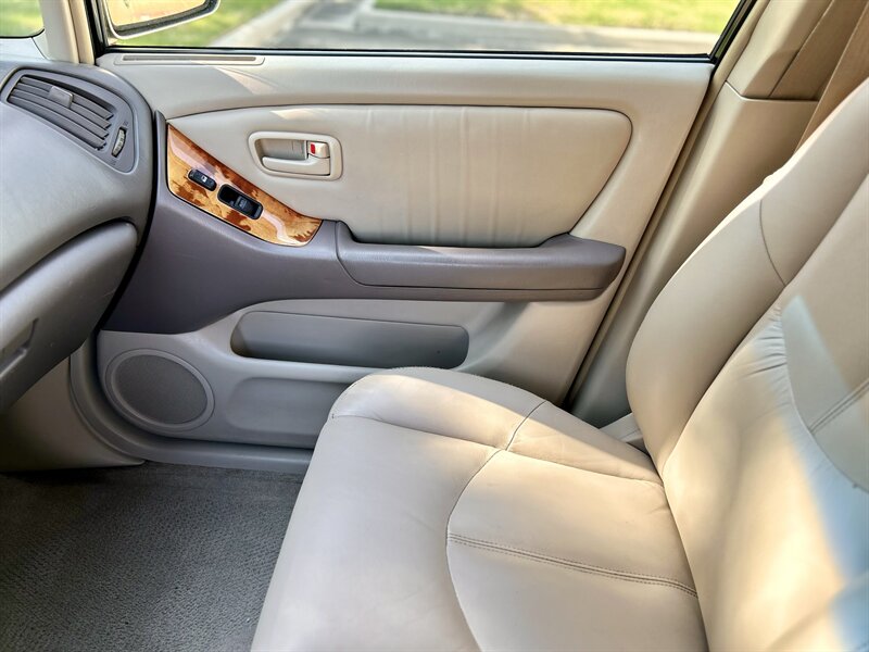 2000 Lexus LEXUS RX 300 LEATHER FULLY SERVICED YOUTUBE VIDEO   - Photo 52 - Stafford, TX 77477