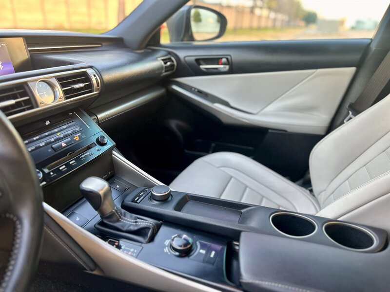 2014 Lexus LEXUS IS 250 F SPORT LEATHER SUNROOF HTD SEATS YOUTUBE VIDEO   - Photo 30 - Stafford, TX 77477