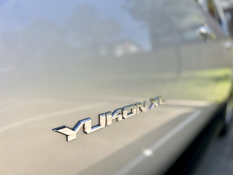 2010 GMC YUKON XL 2500 4X4 SLT 3/4 TON 4WD NAV DVD YOUTUBE VIDEO CALL 832 860 2477   - Photo 39 - Stafford, TX 77477