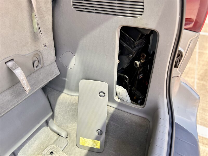 2004 Toyota TOYOTA SIENNA LE 1 OWNER 8-PASSENGER CLEAN YOUTUBE VIDEO   - Photo 63 - Stafford, TX 77477