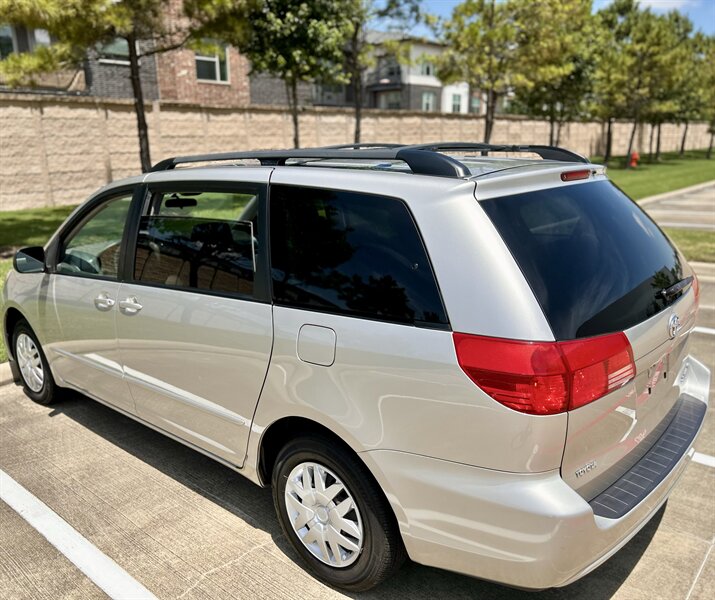 2004 Toyota TOYOTA SIENNA LE 1 OWNER 8-PASSENGER CLEAN YOUTUBE VIDEO   - Photo 22 - Stafford, TX 77477
