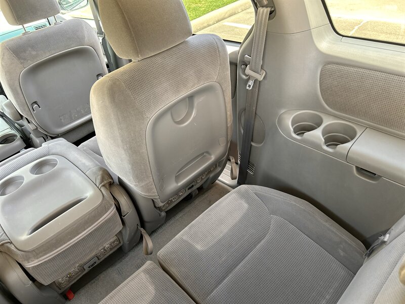 2004 Toyota TOYOTA SIENNA LE 1 OWNER 8-PASSENGER CLEAN YOUTUBE VIDEO   - Photo 49 - Stafford, TX 77477