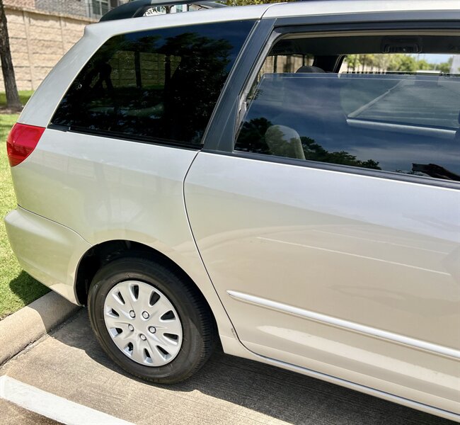 2004 Toyota TOYOTA SIENNA LE 1 OWNER 8-PASSENGER CLEAN YOUTUBE VIDEO   - Photo 76 - Stafford, TX 77477