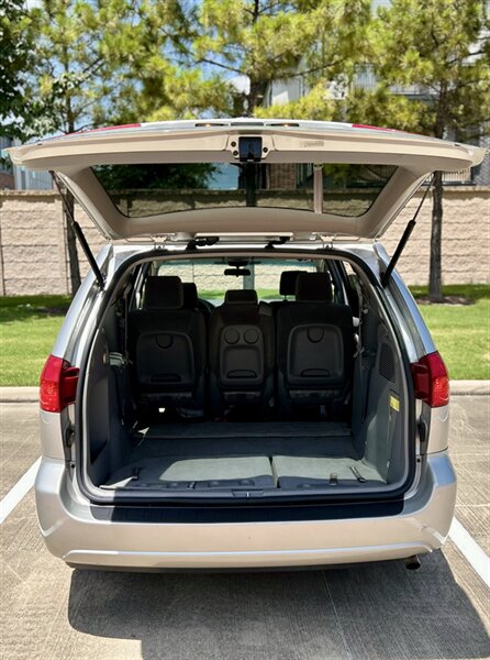 2004 Toyota TOYOTA SIENNA LE 1 OWNER 8-PASSENGER CLEAN YOUTUBE VIDEO   - Photo 16 - Stafford, TX 77477