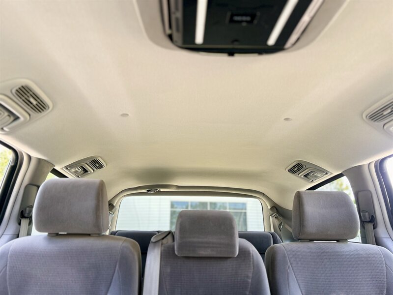 2004 Toyota TOYOTA SIENNA LE 1 OWNER 8-PASSENGER CLEAN YOUTUBE VIDEO   - Photo 62 - Stafford, TX 77477